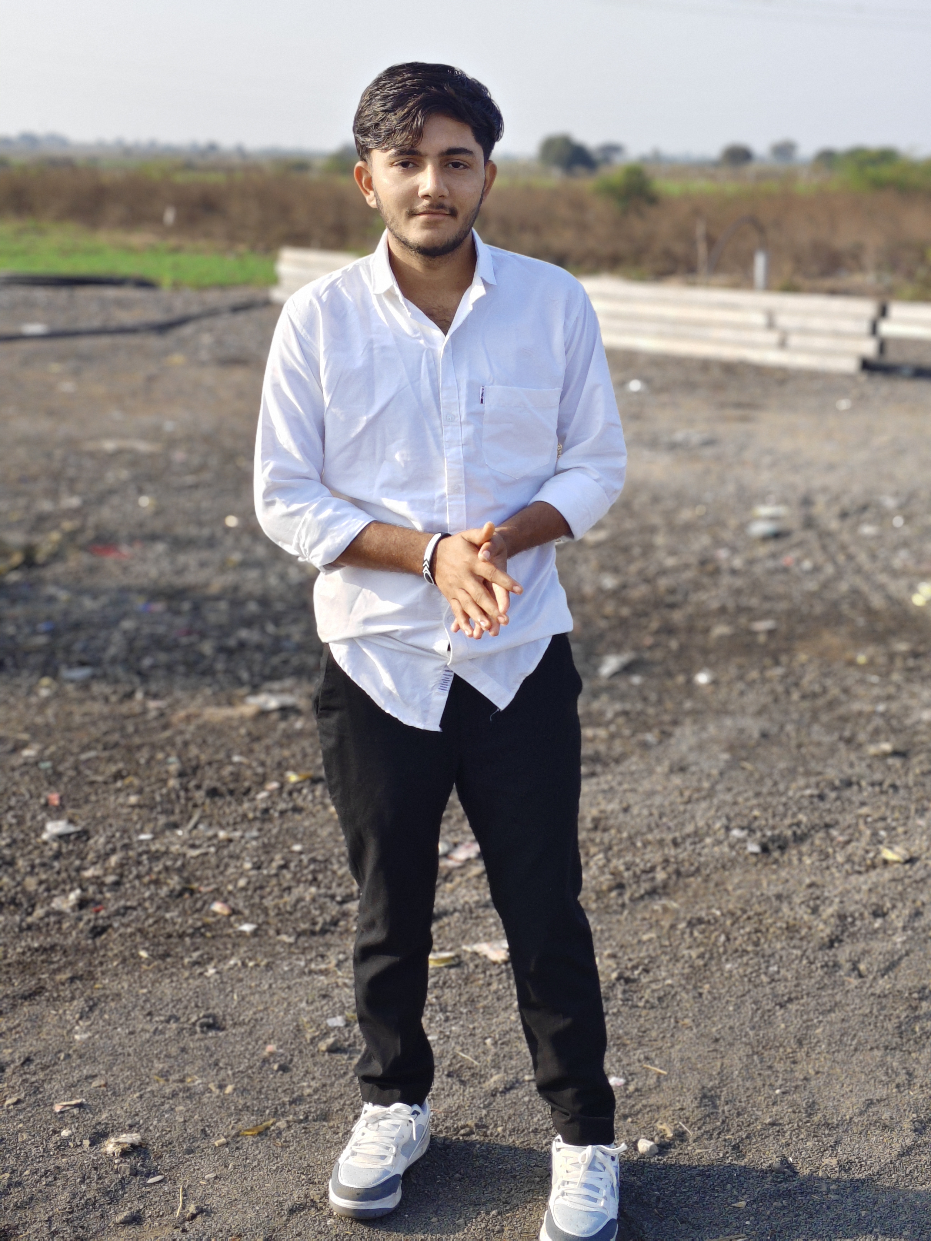 leader-img