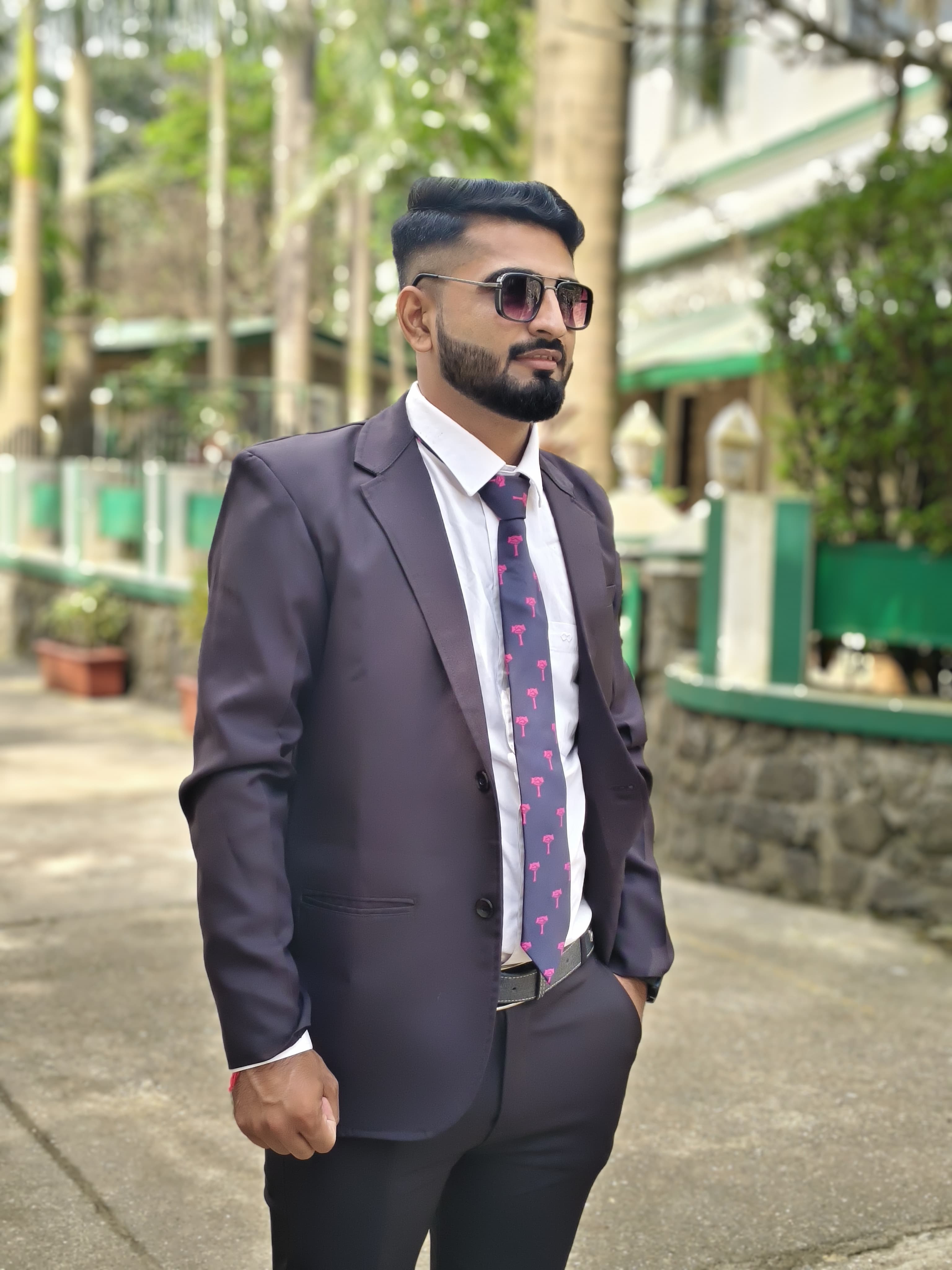 leader-img